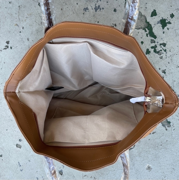 NWT Bella Russo faux leather tote brown/tan lots of room for stuff - Picture 6 of 8